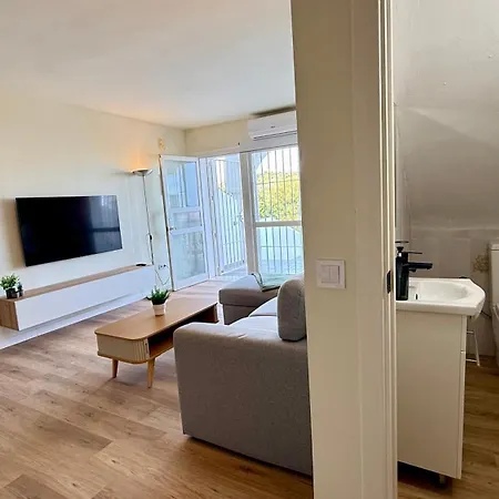 White And Duplex, By Sol Maestranza